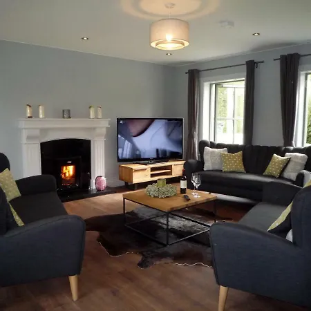 Beechwood 6 - Luxurious Living Vila *