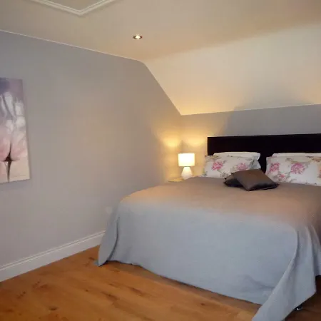 Beechwood 6 - Luxurious Living Vila *