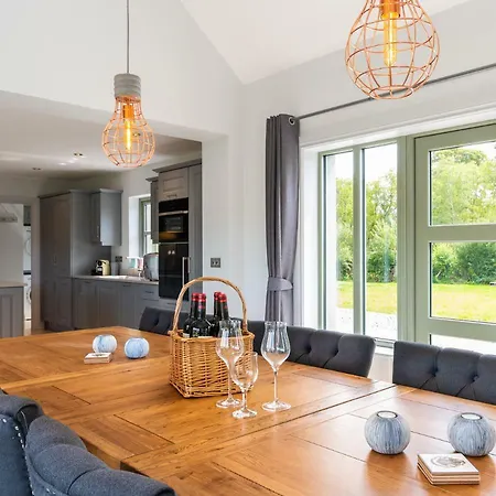 Beechwood 6 - Luxurious Living Kenmare