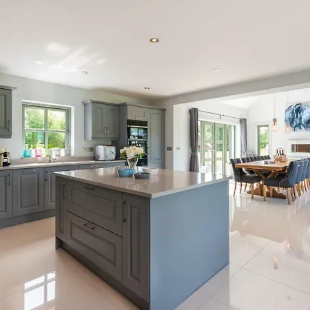 Beechwood 6 - Luxurious Living Kenmare