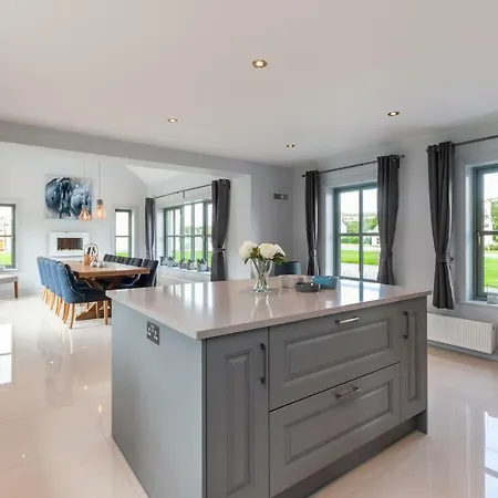 Beechwood 6 - Luxurious Living Kenmare