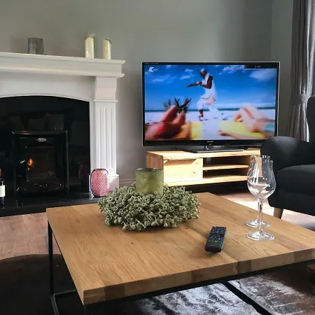 Beechwood 6 - Luxurious Living Villa